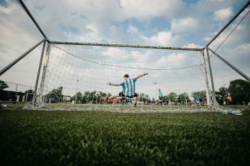 温契奇主哨决赛，FIFA向欧足联投降（配图示意）