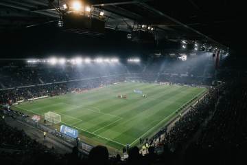 中超进入休整期 李镇全喊话葡萄牙国家队来渝“过招”（配图示意）